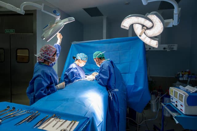 Mastopexia en Vigo para elevar y remodelar el pecho caído